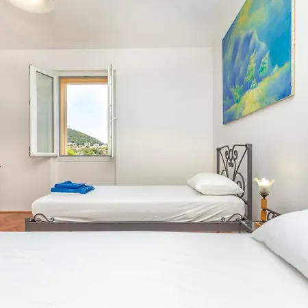 Art Gruz Apartment